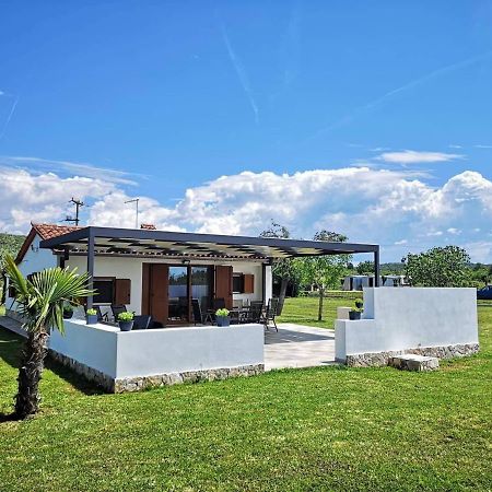 Villa Leo Ровин Екстериор снимка